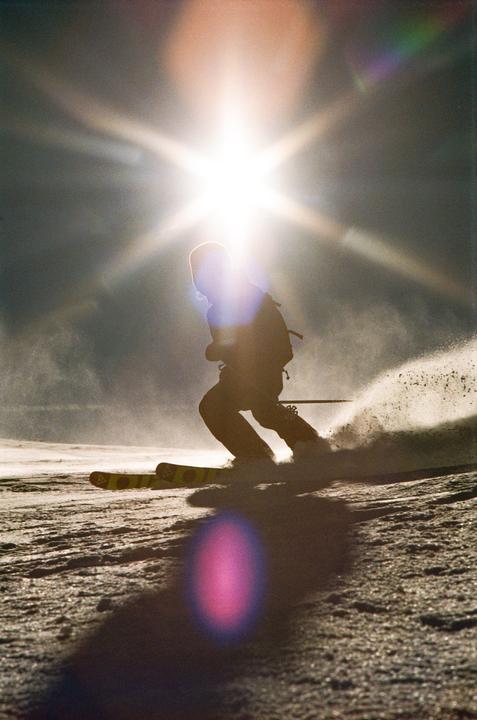 Skiing in the sun (Kodak gold 200 Olympus om-2n Zuiko 50mm)