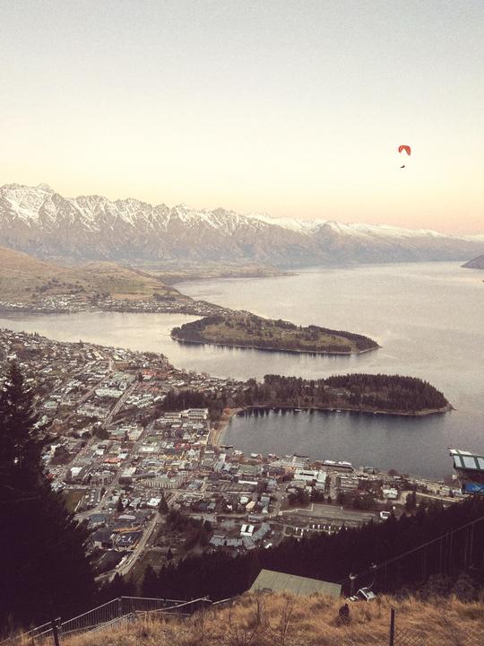 Flying high | Canon EOS 55 | Kodak Gold