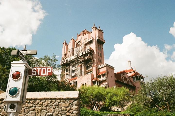 Hotel Stay. Fujifilm 200. Canon AE-1