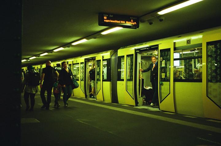 Subway, eat fresh. Leica M5 + voigtlander 35mm ulton f2