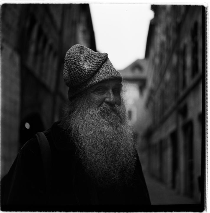 First roll of 120 went better than expected. Still gonna sell the camera as I hate the inverted viewfinder (Yashica 135, Fomapan 100)