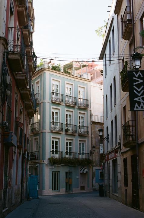 Alicante | Olympus OM-4 TI | 50mm f/1.8 | portra 400