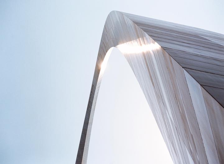 Gateway Arch in Saint Louis [Contax 645, 80mm f2, Portra 160, processed and scanned at Brooktree Film Lab)