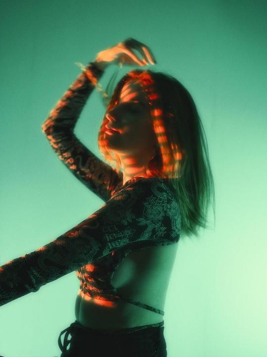 Home shoot [ Minolta x700 minolta MD 50mm f/1.7 ] - Lomo 800