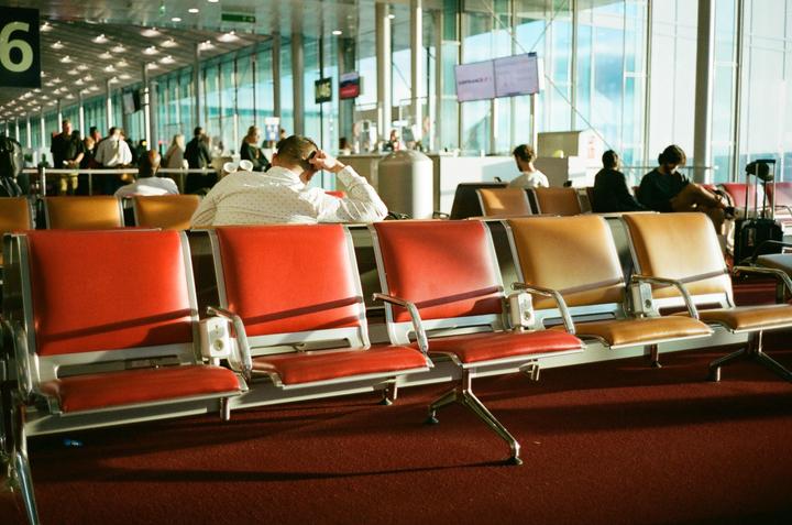 Waiting to go home (M6 // Portra 400)
