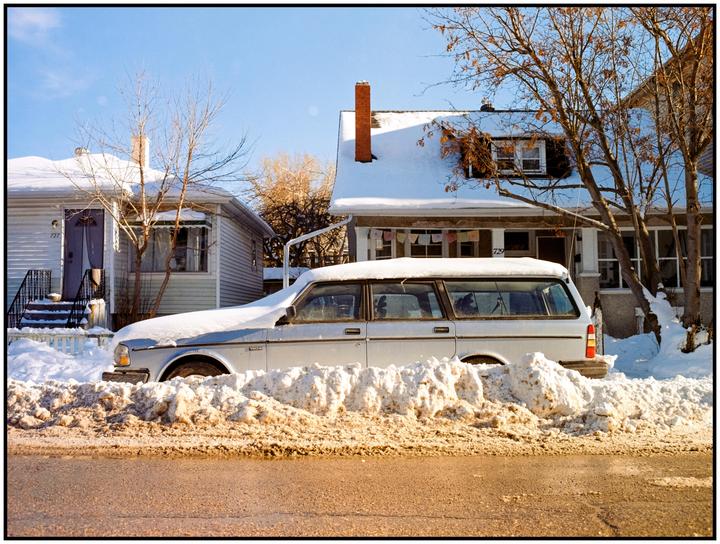 Snowy Volvo | Pentax 6x7 / 75mm f4.5 | Gold 200