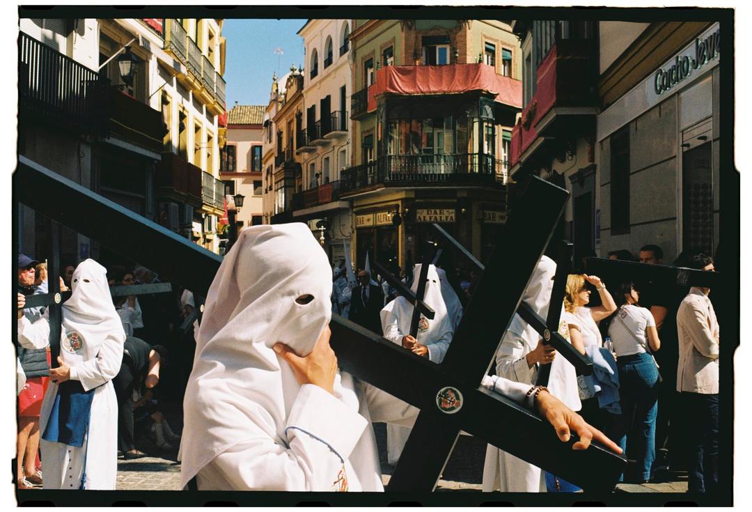 Sevilla Semana Santa [Minolta x700 / 45mm f2 / Kodak Gold], shot on minolta x-700 with kodak gold 200
