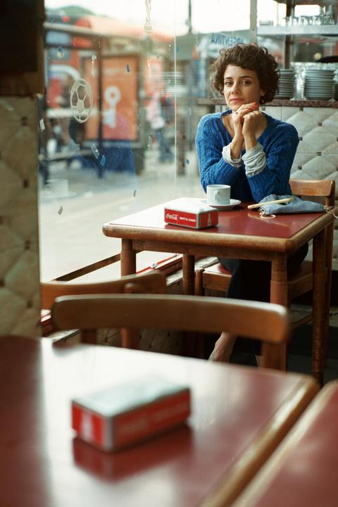 Natalia, in an old pizza bar in Buenos Aires [Leica M5 + 7artisans 50mm f/1.1 + Kodak Vision 3 500T].