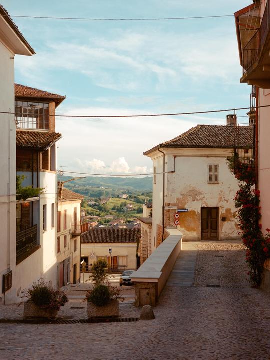 Italia [Canon EOS 300 with 40mm f2.8 & 28-135mm f3.5-5.6 & Fuji GA645. Portra 400, Gold 200, Colorplus 200]
