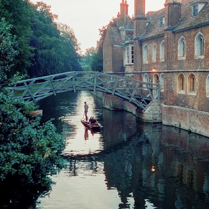Bridge over quiet waters | Cinestill 800T | Canon Canonet QL17 GIII | 45mm f1.7