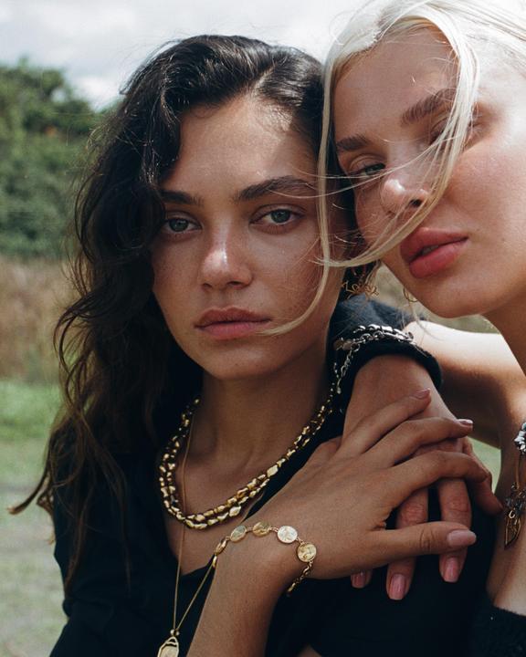 Recent work for a jewelry brand with Jasmine and Kat [contax g1, zeiss 45mm f/2, Portra 400 ]