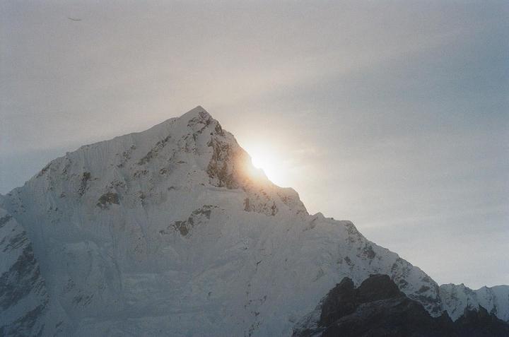 Everest region : Minolta SRT 101 and Gold 200 / Fuji Superia 400