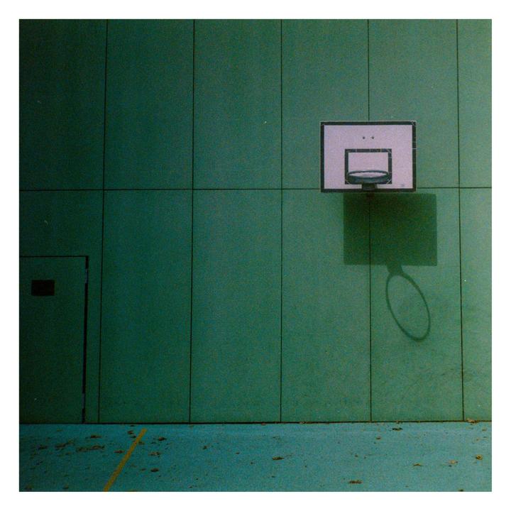 Basketball [Olympus XA, Kodak Farbwelt 200 expired]
