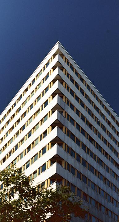 Corners/ Olympus OM2, Zuiko 50/1.4, Ektar 100