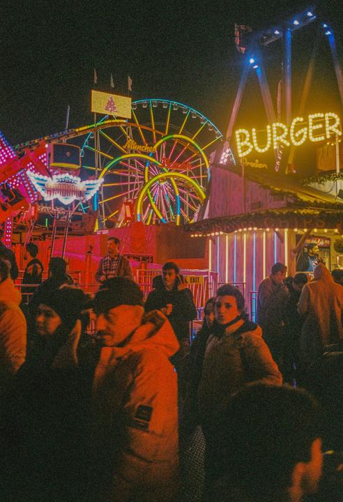 Night shots at the fair (Olympus OM10, 35mm f2.8, Portra 800 & 400)
