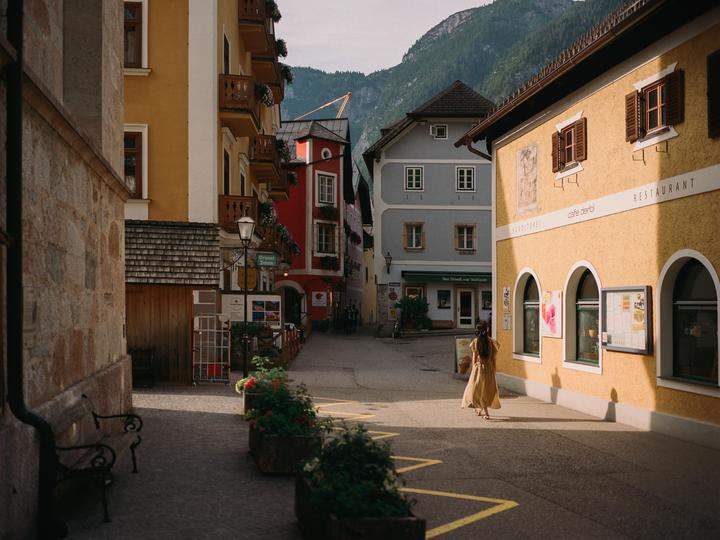 A morning in Hallstatt - Mamiya 645 | 55mm 2.8 | Portra 400