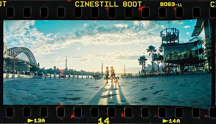 Lomo Horizon [Cinestill800T f/8, 28mm]