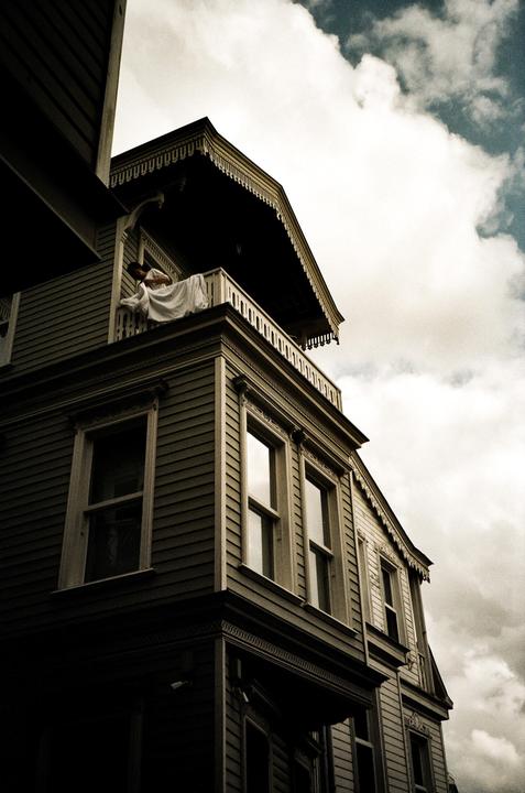 Wooden house in Istanbul (Leica mini zoom, Fujifilm 200)