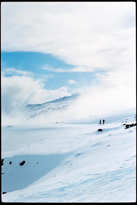 Turoa [Nikon F80 / 50mm / SantaColor 100]