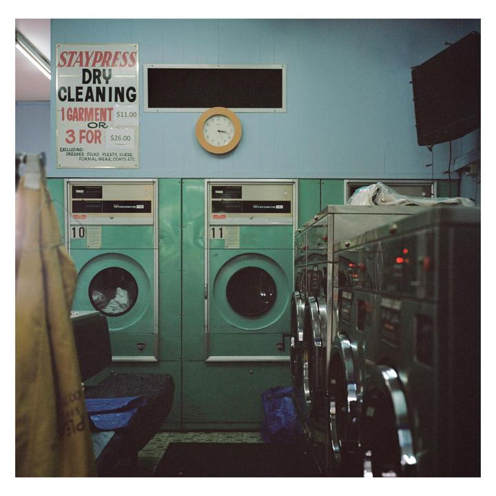 Complementary colours [Rolleiflex 3.5F / Portra 400]