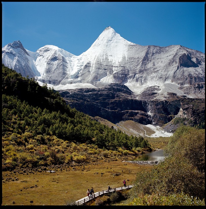 [hasselblad 500cm + 60mm 3.5 | Ektar 100]. Western China