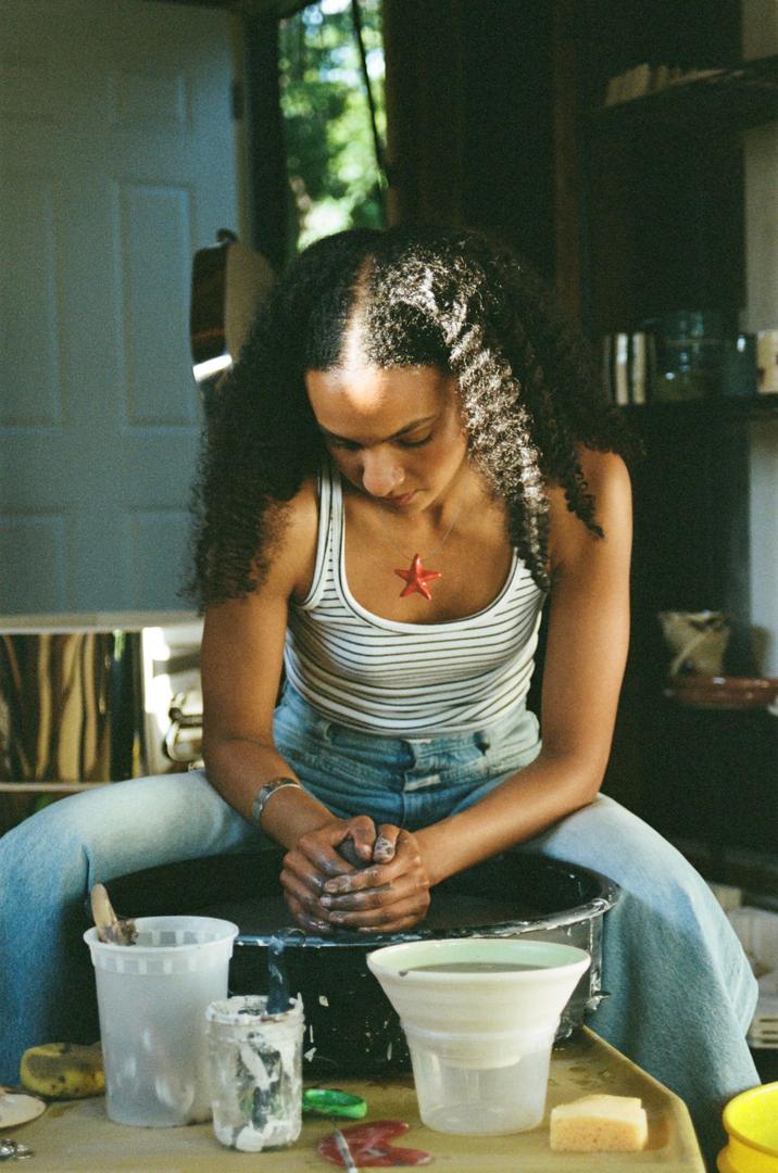 Took photos of my friend who does pottery. How can I improve my portraits? [Nikon F-601, 35-70mm f/3.3-4.5, Portra 400], shot on NIKON F601