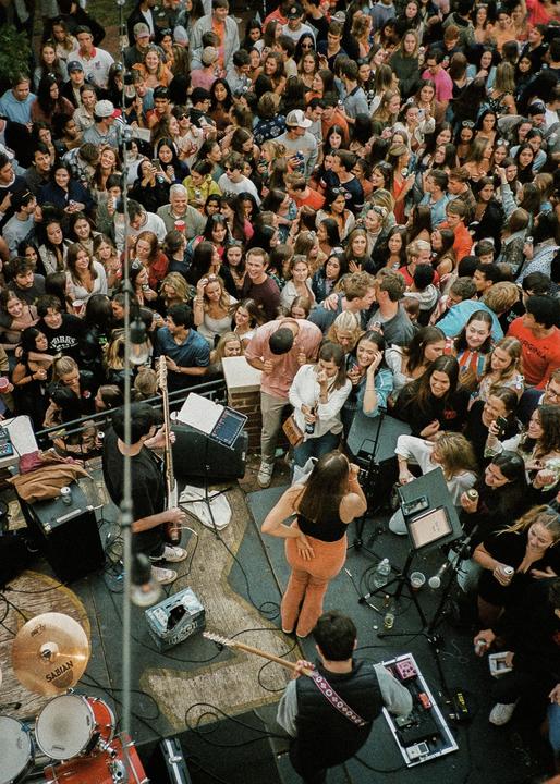 Draw a Crowd | Nikon L35 AF | Superia X-Tra 400