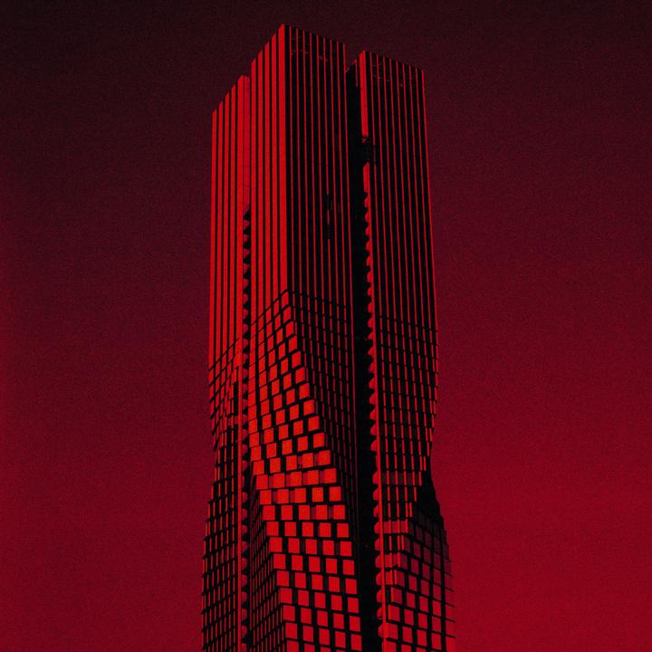 KARLATORNET [Hasselblad 500C || Lomo Redscale]