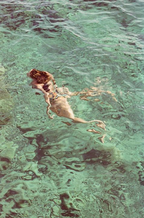 Mermaid [Kodak Vision 3 500T - Nikon F90x - Nikkor 50mm f/1.8d]