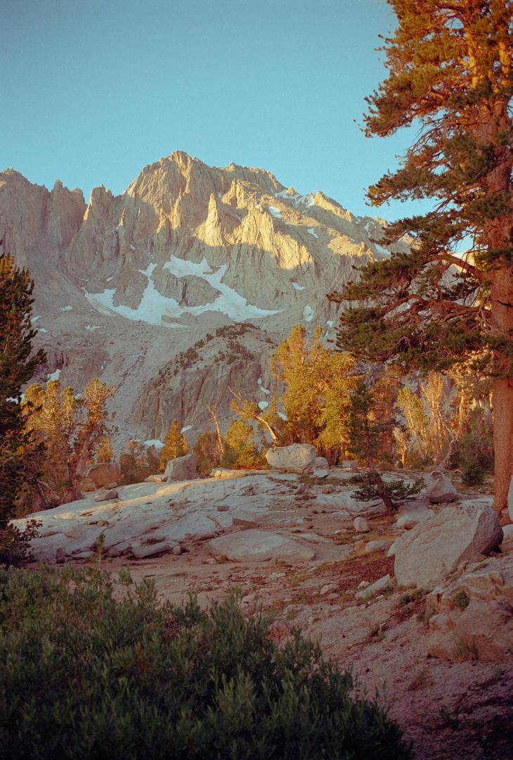 Eastern Sierra Sunrise (Fuji 200, Minolta X-700), shot on minolta x-700 with fujifilm 200