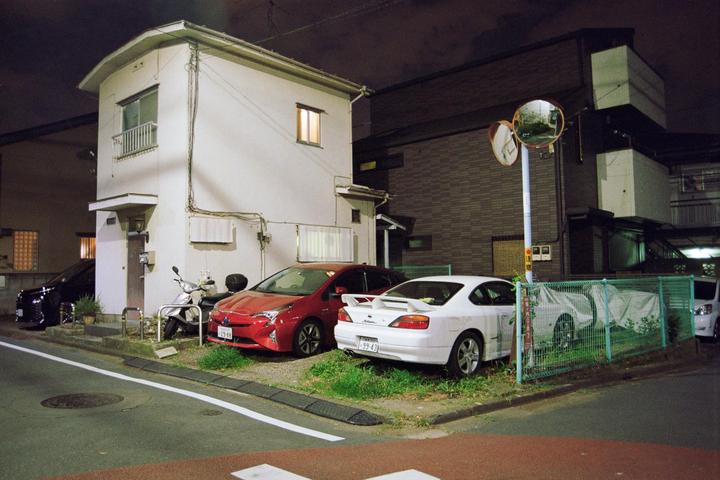 Tokyo at Night [Nikon F65, Nikkor 50mm f/1.8, Kodak Pro Image 100]