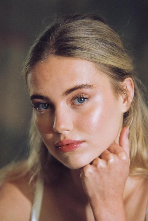 Annie Schröter | Canon EOS 1V | Canon 70-200 2.8L IS | Portra 400