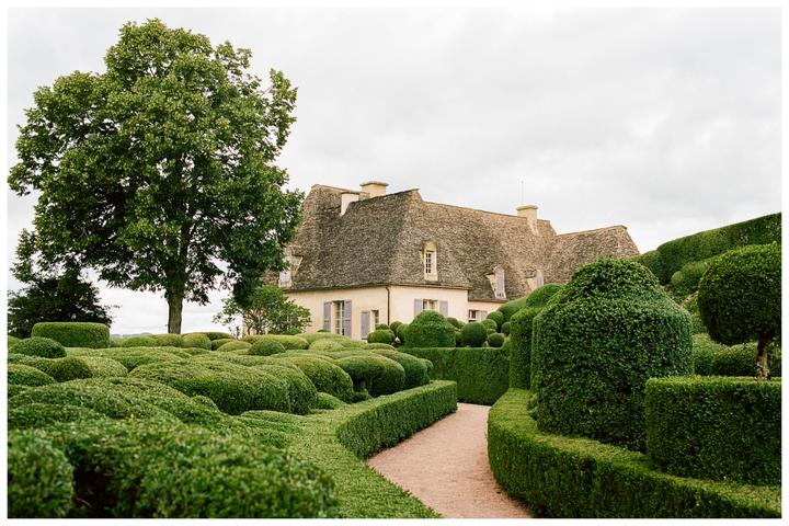 France (Nikon F3, Portra 160, minutes apart, which is better?)