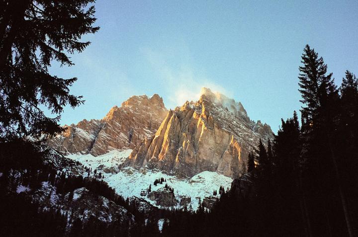 Last light in the Dolomites [Leica M6, Portra 400, 28mm f/2.8]