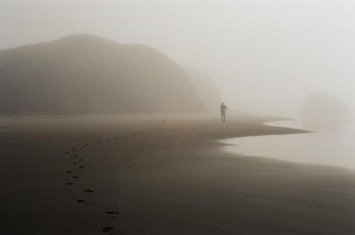 Fog at the beach [Nikkormat FT2, Nikkor 50mm 1.4, Kodak Portra 400]