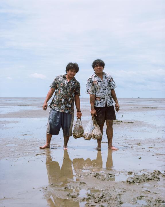 Some new portraits from Thailand from the past few months. Pentax 67 105mm 2.4, Portra 160/800