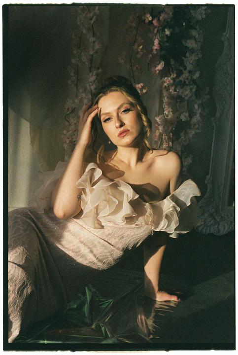 Expired Fuji Pro 400h from an estate sale | I’ve never shot this film stock ever, much less expired. Here’s one from the roll on my Nikon F100 with the 85mm.