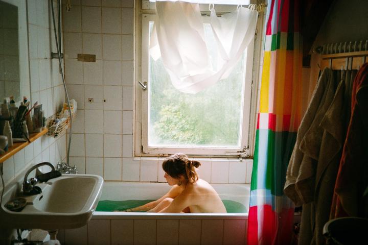 Calm, AE1, Gold200