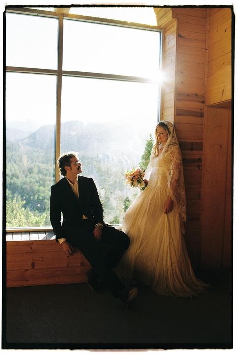 Weddings on film cannot be beat [Nikon n80, 35mm 1.8 ED, 28-105 3.5-4.5, 20-35 2.8, mix of Portra 800 Colorplus 200 and Portra 400]