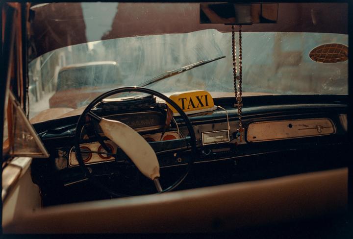 Cuba taxi 🇨🇺 [Nikon FM2n, Nikon 35mm 1.4 or 50mm 1.2 AI-S, Kodak Vision3 500T, 80 filter]