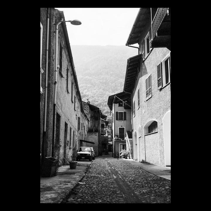 Tirano, northern Italy [Rollei 35 S, JCH Streetpan 400)