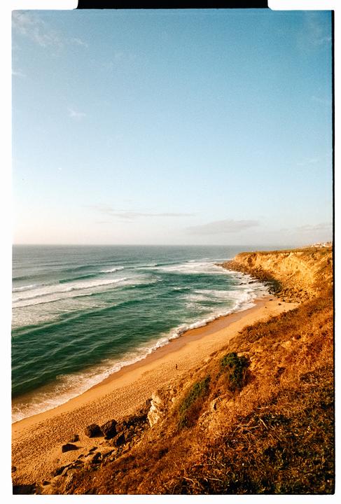 Portugal, Colares | Canon 300v, 24mm F2.8 | Kodak Gold 200