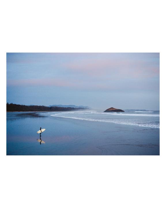 Blue hour surf (Nikon FM3a, Voigtlander 40mm F2 + Portra 400)