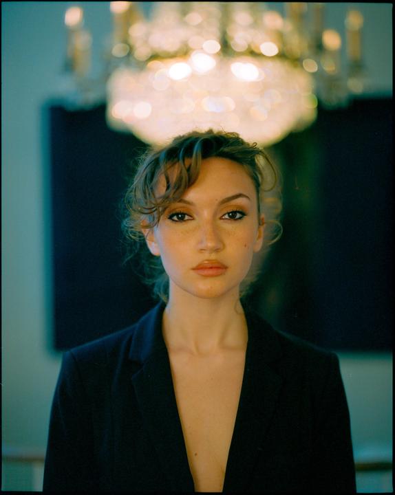 Nicole | Pentax67 105mm 2.4 | Cinestill 800T
