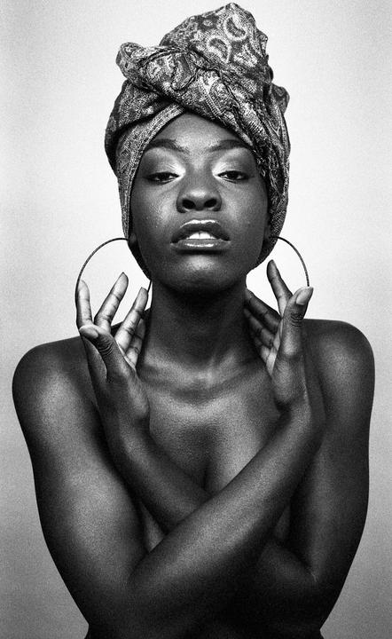 Emani [Leica CL, 40mm, HP5+ @1600]
