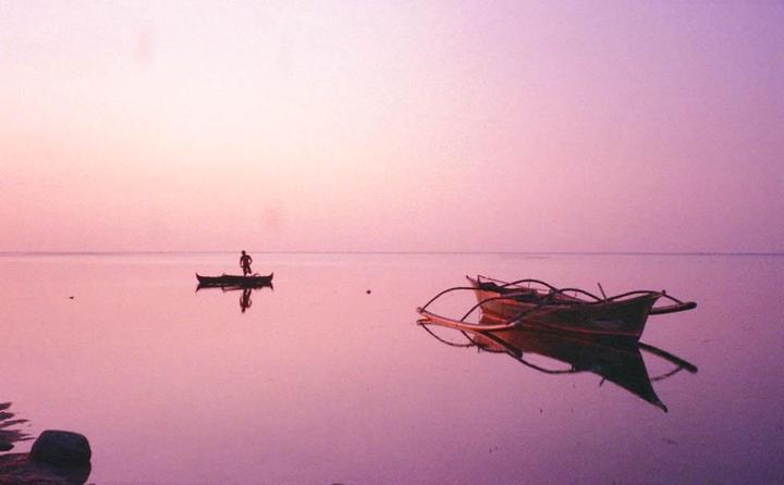 Calm sea at dusk (Olympus Mju II | Superia 400)