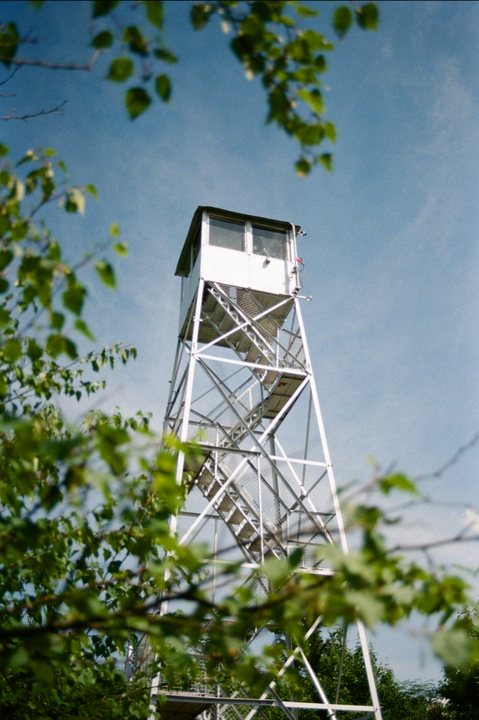 A bunch of college kids were smoking weed here and didn't offer me any, which was rude (Canon Rebel G, Olympus Zuiko 35/2.8, Kodak Ultramax 400)