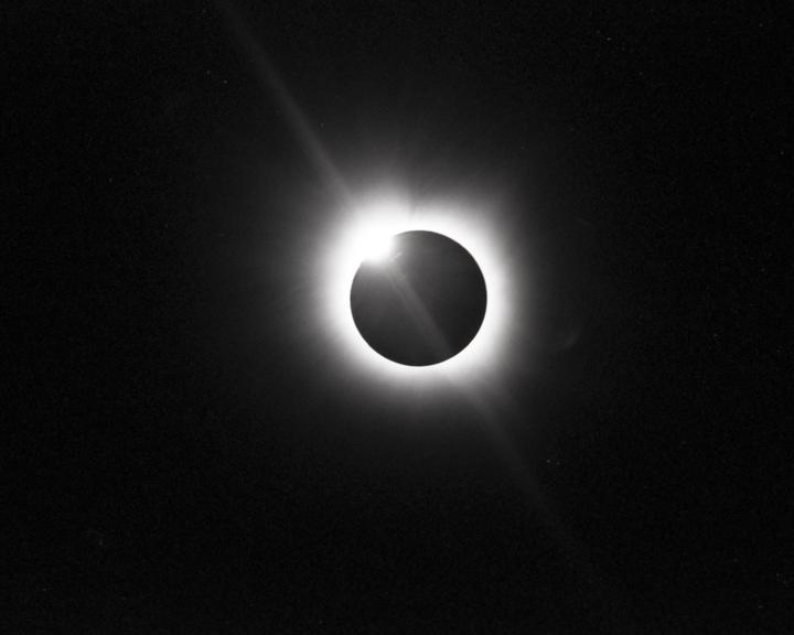 Just here to add my eclipse photos to the sub before everyone gets their devs back. TMax 400 | Canon A2