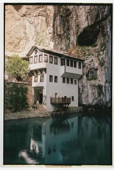 📍Bosnia and Herzegovina / Leica M6 / Canon 35 LTM / portra 400