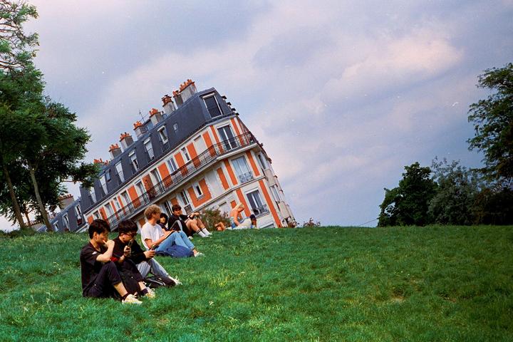 Sinking House | Cinestill 400d | Pentax MX | 50mm f2